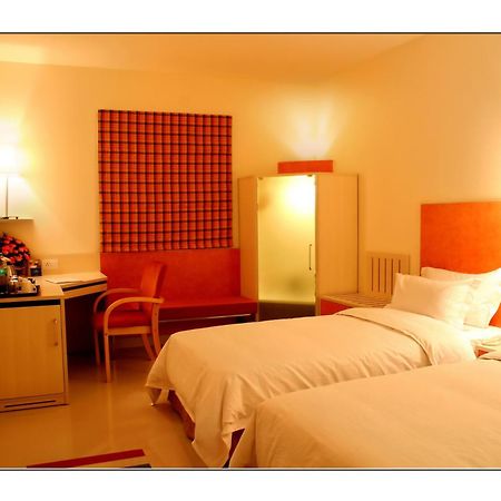 Aditya Hometel Hyderabad Rom bilde